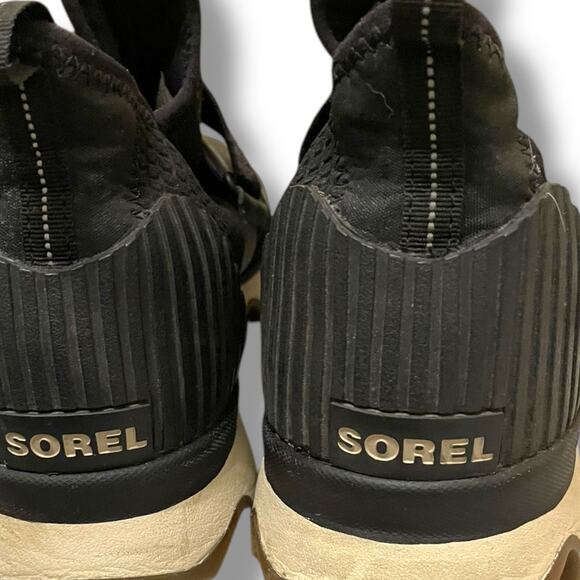 Size 10 Women's' SOREL KINETIC Waterproof Black And Cream Strap Ankle Boot/Shoe - Picture 8 of 12